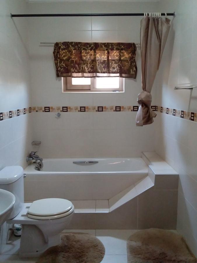 Sandpark Place, West Hills Mile 11 Extérieur photo
